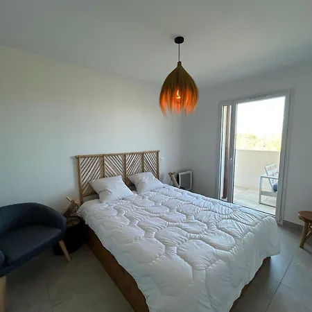 Apartment Naia Roy Serignan